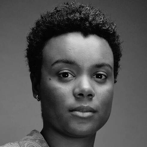 Headshot of Leah Harvey