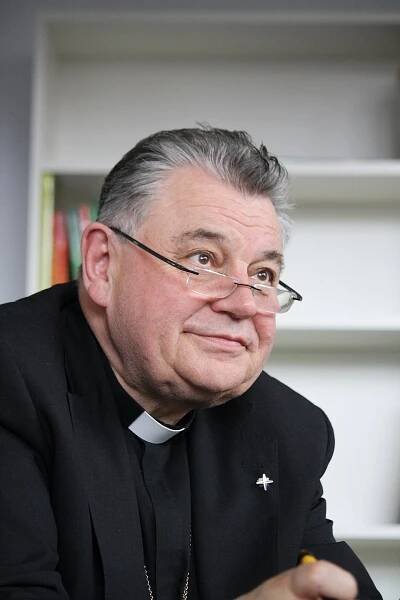 Súbor:Svět knihy 2013 9071.JPG – Wikipédia