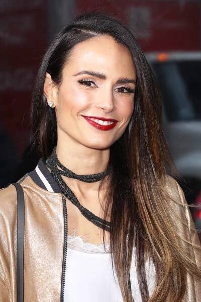 Celebrities Who Meditate Share Mental, Physical, Health Benefits