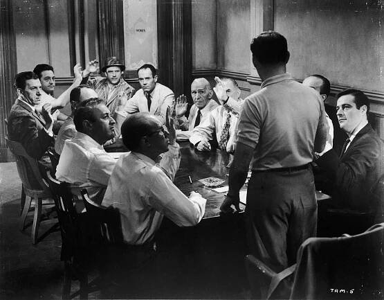 Jack Klugman, Edward Binns, Lee J. Cobb, Jack Warden, John Fiedler, Henry Fonda, Joseph Sweeney, Robert Webber - Dvanáct rozhněvaných mužů - Z filmu