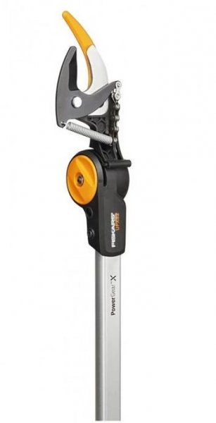 Fiskars přináší troje nové nůžky s extra dlouhou násadou