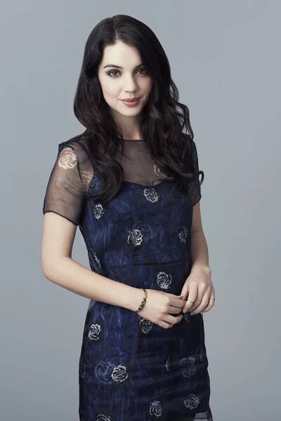 Adelaide Kane - Království - Promo