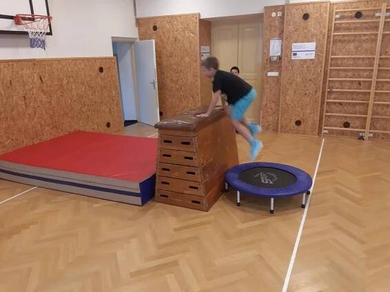 Tělesná výchova - Oficiální stránky obce Milovice u Hořic