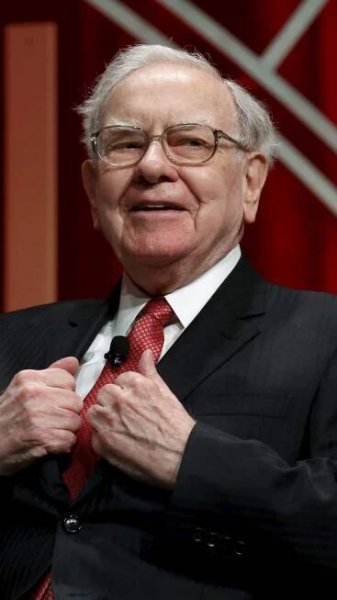 10 Dividend Stocks in Warren Buffett’s Portfolio; Full List Here