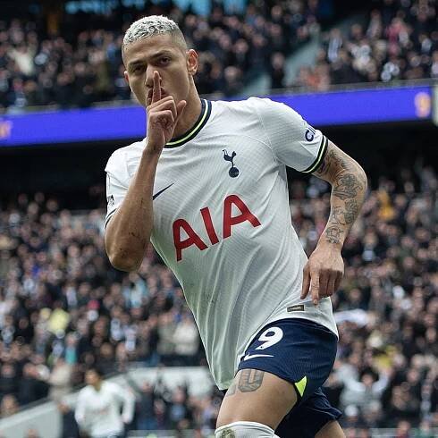 Antonio Conte defends Richarlison following brief feud