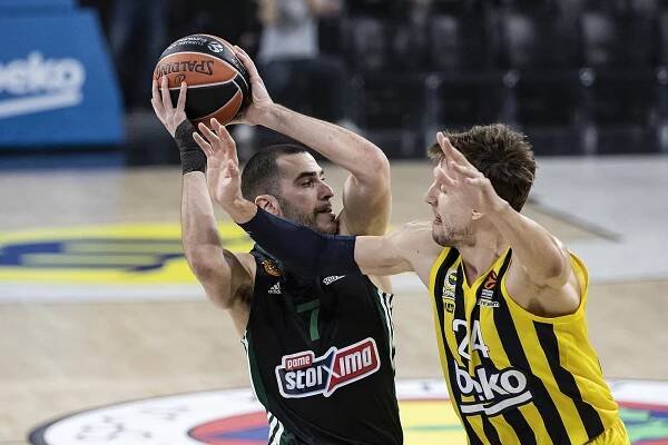 Veselého dvacet bodu nestačilo, Fenerbahce podlehlo Panathinaikosu