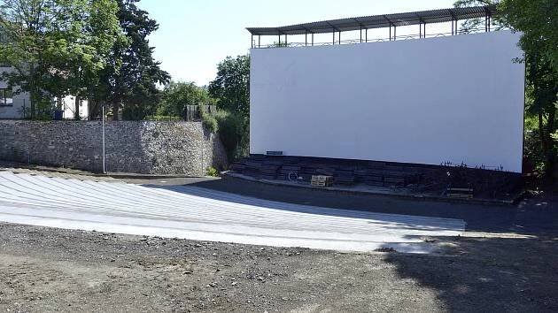 PODÍVEJTE SE: Berounské letní kino bude zase o něco hezčí. Je na co se těšit