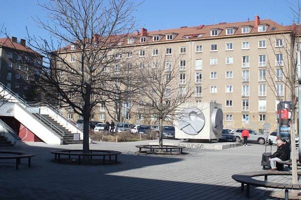 Rekonstrukce Kounicovy ulice v Brně. Budou nové koleje i zastávka trolejbusu