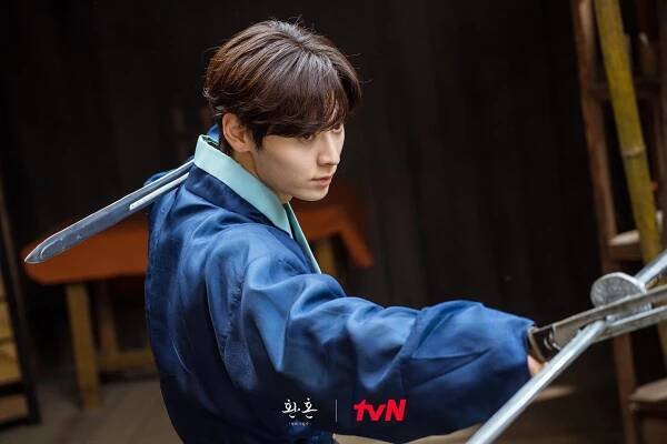 Jak se Hwang Minhyun připravoval na natáčení pokračování Alchemy of Souls? - Asianstyle