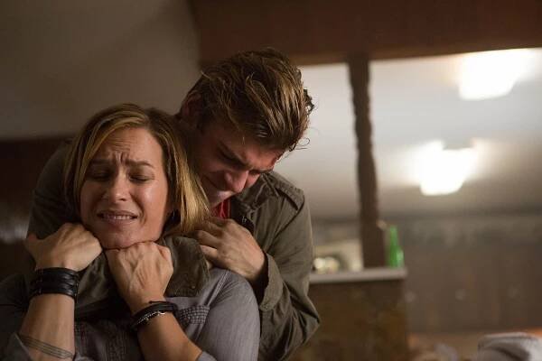 Mezi světy - Z filmu - Franka Potente, Garrett Clayton