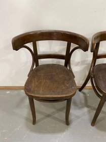 Staré židle v původním stavu