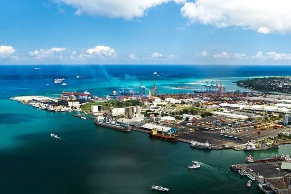 Letecký pohled na přístav na nábřeží PORT LOUIS, Mauricius, Afrika