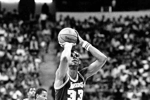 Kareem Abdul-Jabbar Was the ‘Best Weapon in Basketball’