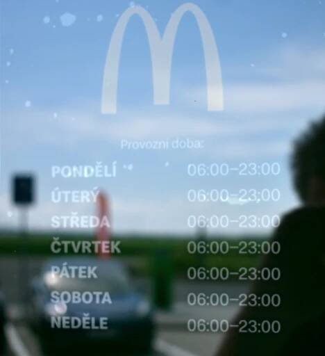 U dálnice D1 už voní hamburgery. McDonald’s na odpočívadle v Mořicích otevřel