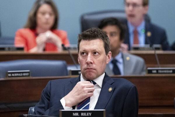 Democrat warned to "avoid vulgar speak" after ripping Trump-backed bill