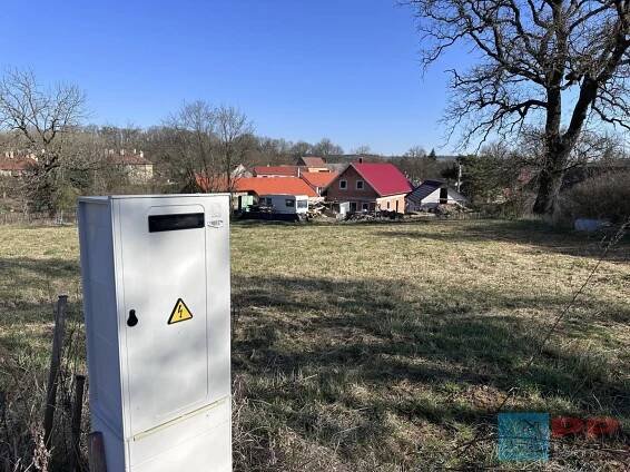 AKČNÍ CENA - ZASÍŤOVANÝ stavební pozemek 1,200 m2, Panoší Újezd, obrázek č. 1