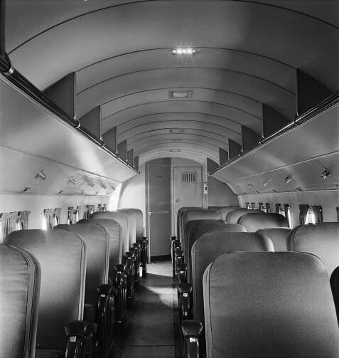 Soubor:Kabine einer Douglas DC-3.jpg – Wikipedie
