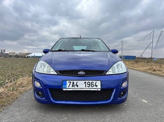 Auto po Petru Čtvrtníčkovi je na prodej. A jde o hodně zajímavý, ostrý kousek. Navíc prý ve velmi dobrém stavu