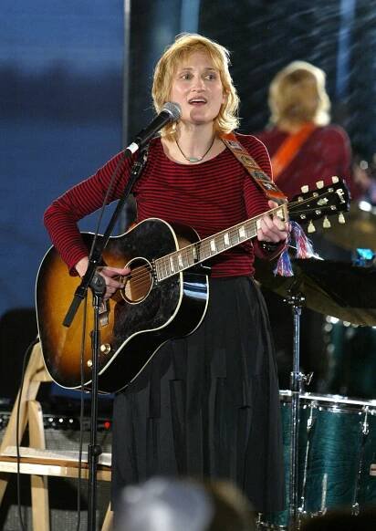  Jill Sobule onstage playing the guitar
