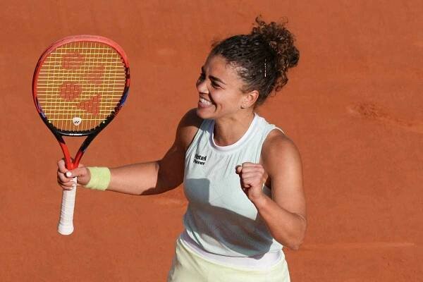 Paoliniová smetla na French Open ruskou kometu a zahraje si první finále na grandslamech