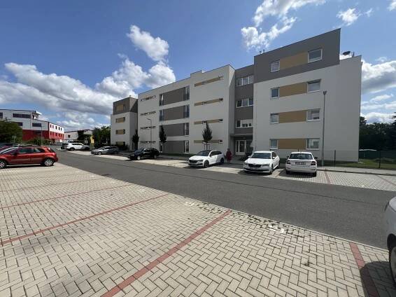 Prodej bytu 2+kk, Unhošť - Realitní makléř Praha 5 | Milan Břečka 