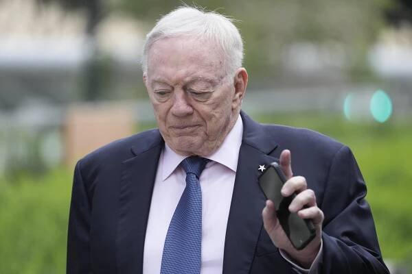 Micah Parsons gives Jerry Jones reason to regret the trade while calling it outrageous
