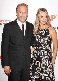 Kevin Costner and Christine Baumgartner at the AARP 14th Annual "Movies For Grownups" Awards Gala in Beverly Hills, California, on February 2, 2015. | Source: Getty Images