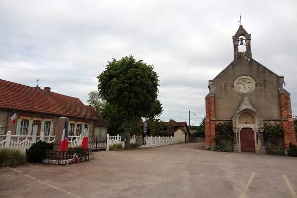 Súbor:La Chapelle-aux-Chasses.jpg