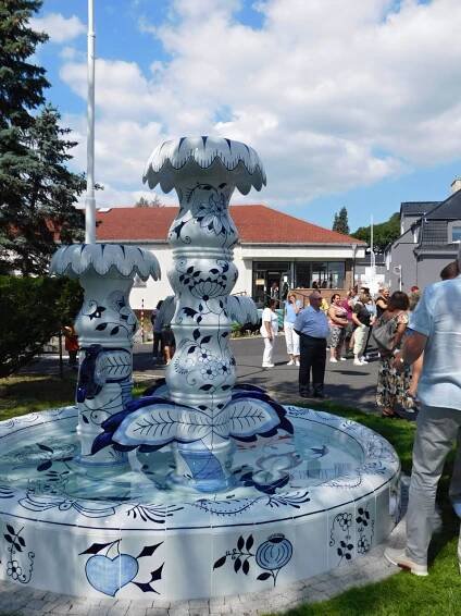 Nová fontána k oslavám 155 let výroby porcelánu v Dubí - Žít Teplice