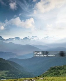Kopce během východu slunce - Bez autorských poplatků Hora - Vlastnost krajiny Stock fotka