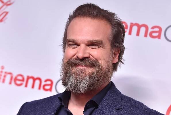 Hvězda seriálu Stranger Things, David Harbour, zhubl 34 kilo. Jeho tělo zažívá pořádné šoky díky váhovým výkyvům