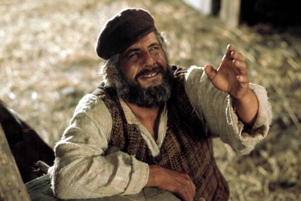 Chaim Topol, Fiddler on the Roof star on stage and screen, dies at 87