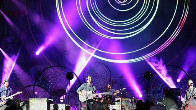 Coldplay okouzlili Prahu svojí barevnou show