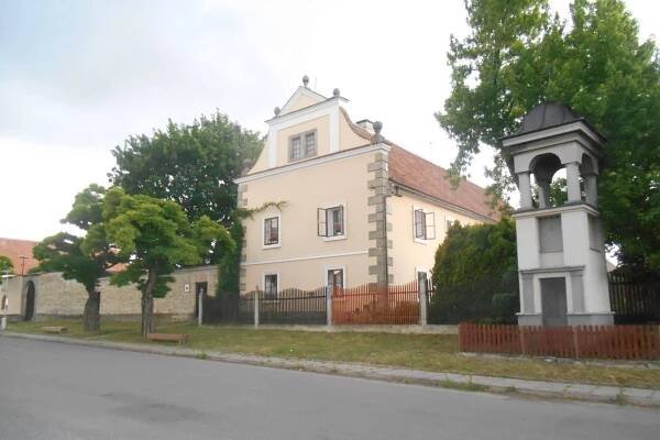 Statek Uhersko foto 1