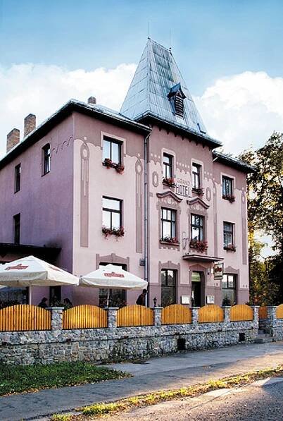 Hotel Grand - Řevnice | Turistický.net