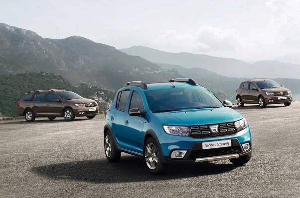 Už i lowcost značky jdou do elektřiny. Dacia Sandero bude hybridem