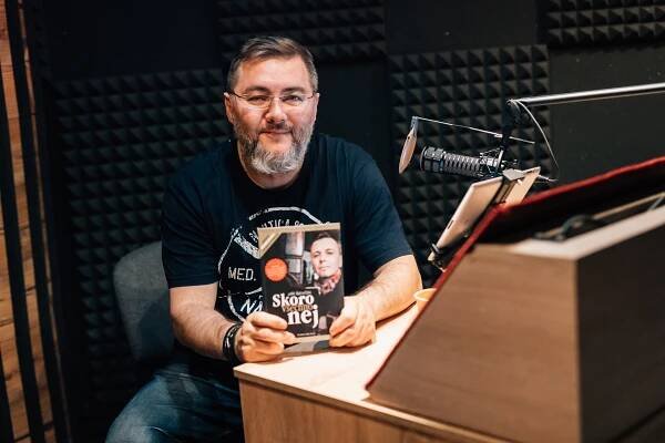 "Byla to výzva," říká o nové audioknize Skoro všechno nej herec Bohdan Tůma