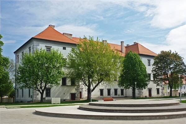 Lovosice (zámek)