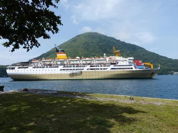 Roundtrip Moluccas - Private Indonesia roundtrips Merapi Tour & Travel