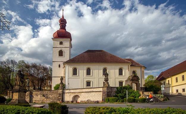 Soubor:Liběšice kostel 1a.jpg – Wikipedie