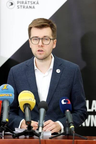 Poslanci schválili pomoc pro lidi postižené povodněmi: Ošetřovné na děti a peníze na bydlení!