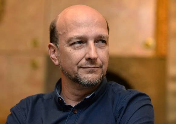 "Radhošťská je kruťárna," říká herec Jan Vondráček, jehož hlas oznamuje zastávky MHD