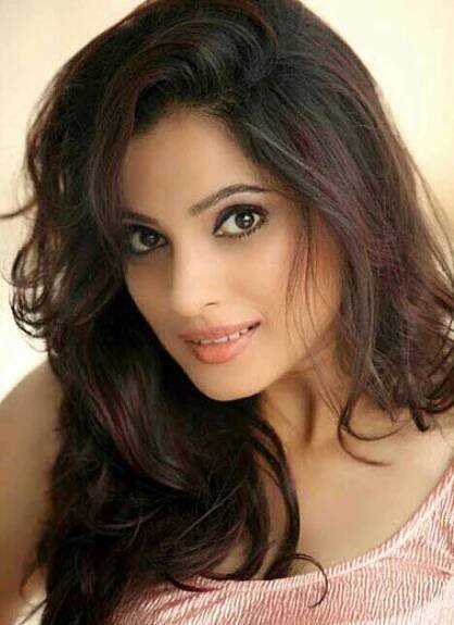 Priya Bapat - Biography, Height & Life Story | Super Stars Bio