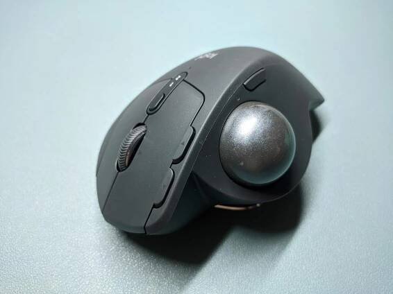 Ergonomická myš Logitech Wireless MX Ergo - Vstupní zařízení k PC