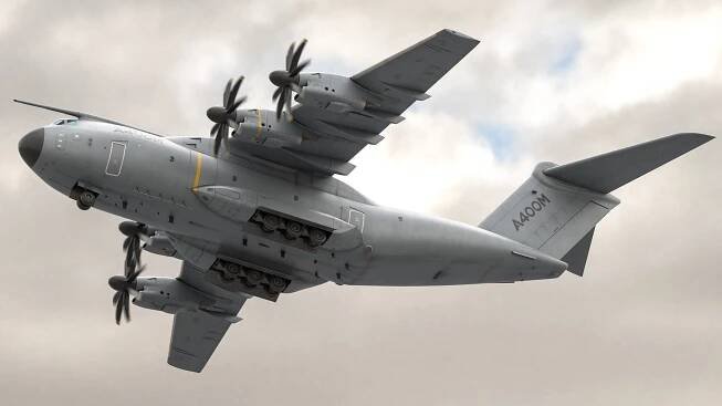 airbus a400m atlas turboprop 3D https://p.turbosquid.com/ts-thumb/Cw/P6GKEN/CKiDs1Bb/airbusa400matlasturbopropmilitarytransportaircraft3dmodel006/jpg/1597347570/1920x1080/fit_q87/4da9bd1895874e874b44c636f0b80850961ce0ef/airbusa400matlasturbopropmilitarytransportaircraft3dmodel006.jpg