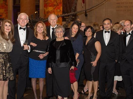 Phil Donahue, Marlo Thomas, Alan and Arlene Alda with CSHL Scientists