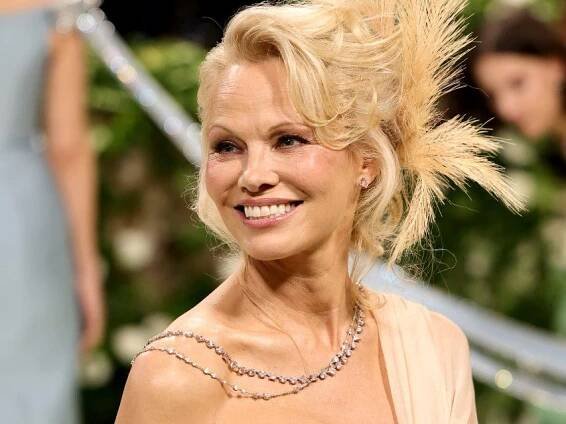 Pamela Anderson Wore Nearly 200 Carats of Pink Lab-Grown Diamonds to the Met Gala