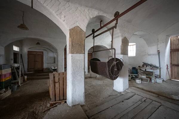 Statek Uhersko | Lokace | East Bohemia Film Office