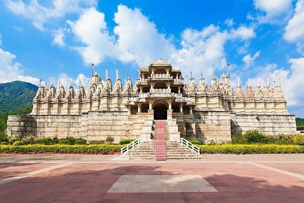 Udaipur To Ranakpur Taxi By Shri Sanwariya Tours at 2400 Rs. Only