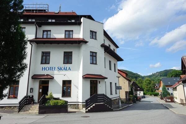 Hotel Skála, Česká republika Český Ráj - 1 700 Kč Invia